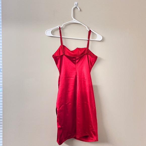 Emerald Sundae Junior's Ruched Asymmetric Bodycon Mini Dress Size M - Picture 3 of 3